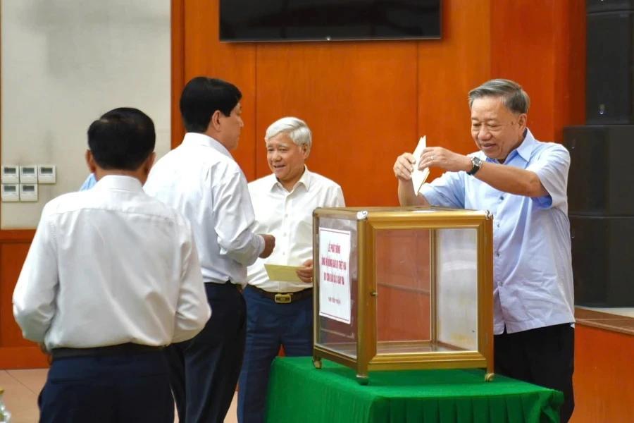 tong-bi-thu-chu-tich-nuoc-du-le-phat-dong-ung-ho-dong-bao-bi-thiet-hai-do-bao-so-3