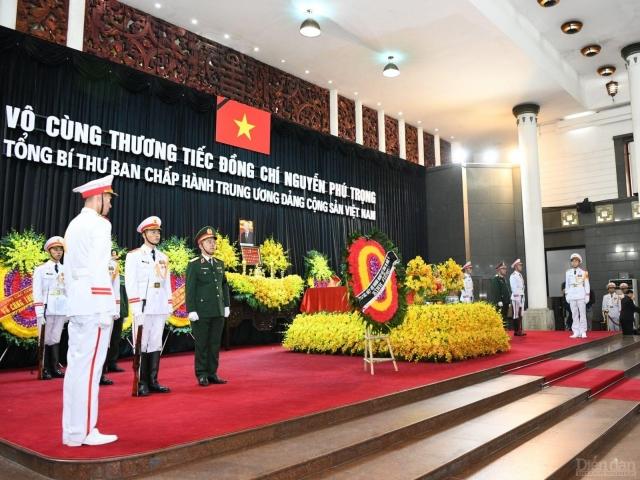 vcci-va-cac-hiep-hoi-doanh-nghiep-viet-nam-quoc-te-vieng-tong-bi-thu-nguyen-phu-trong