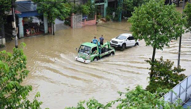 Hai trường hợp ô tô được bảo hiểm khi bị ngập nước do bão lũ