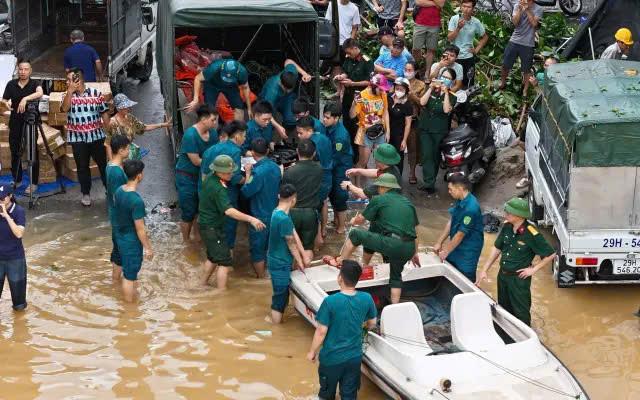 tap-chi-dien-dan-doanh-nghiep-to-chuc-chuong-trinh-dong-hanh-yeu-thuong