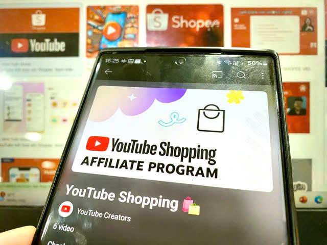 YouTube và Shopee bắt tay, cuộc chiến TMĐT ngày càng khốc liệt