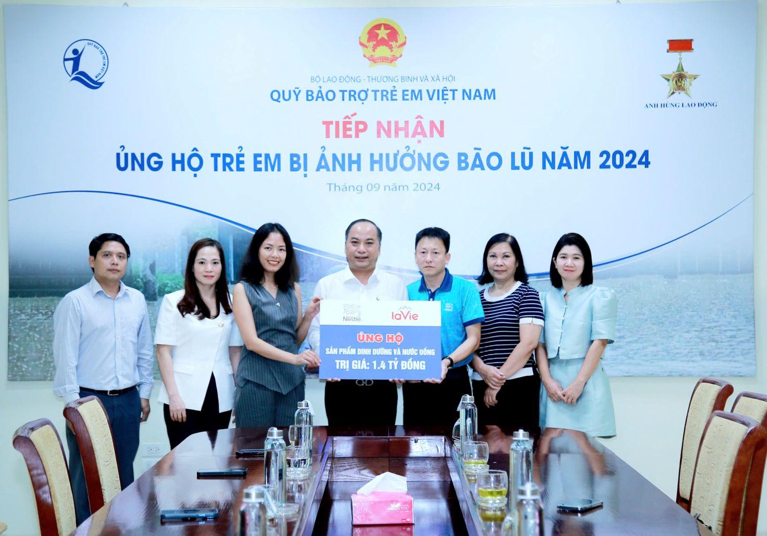 nestle-ho-tro-san-pham-thuc-pham-va-dinh-duong-cho-cac-dia-phuong-bi-anh-huong-boi-bao-lu