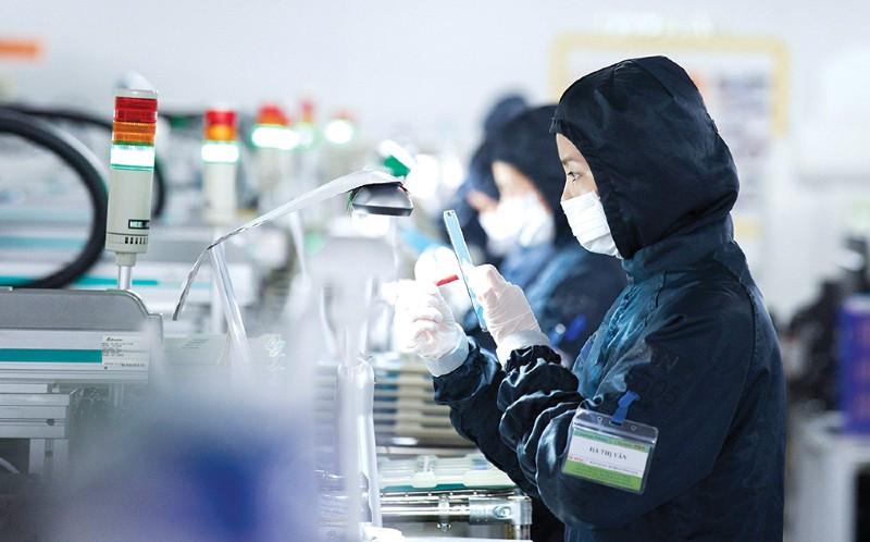 Sản xuất công nghiệp bứt tốc, tiếp tục là động lực cho tăng trưởng