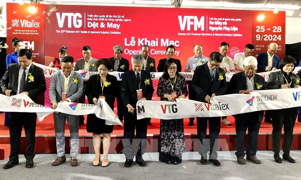 khai-mac-chuoi-trien-lam-chuyen-nganh-det-va-may-viet-nam