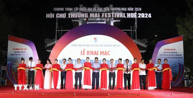 Nhiều sản phẩm vùng miền đặc trưng tại Hội chợ thương mại Festival Huế năm 2024