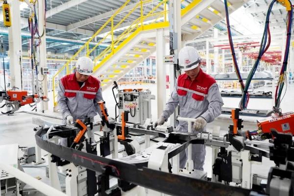 Chuyển đổi kép để công nghiệp và thương mại bứt tốc