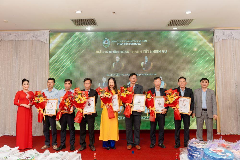 hoa-chat-quang-ngai-ban-linh-vuot-song-gio-va-dau-an-nguoi-giu-lua