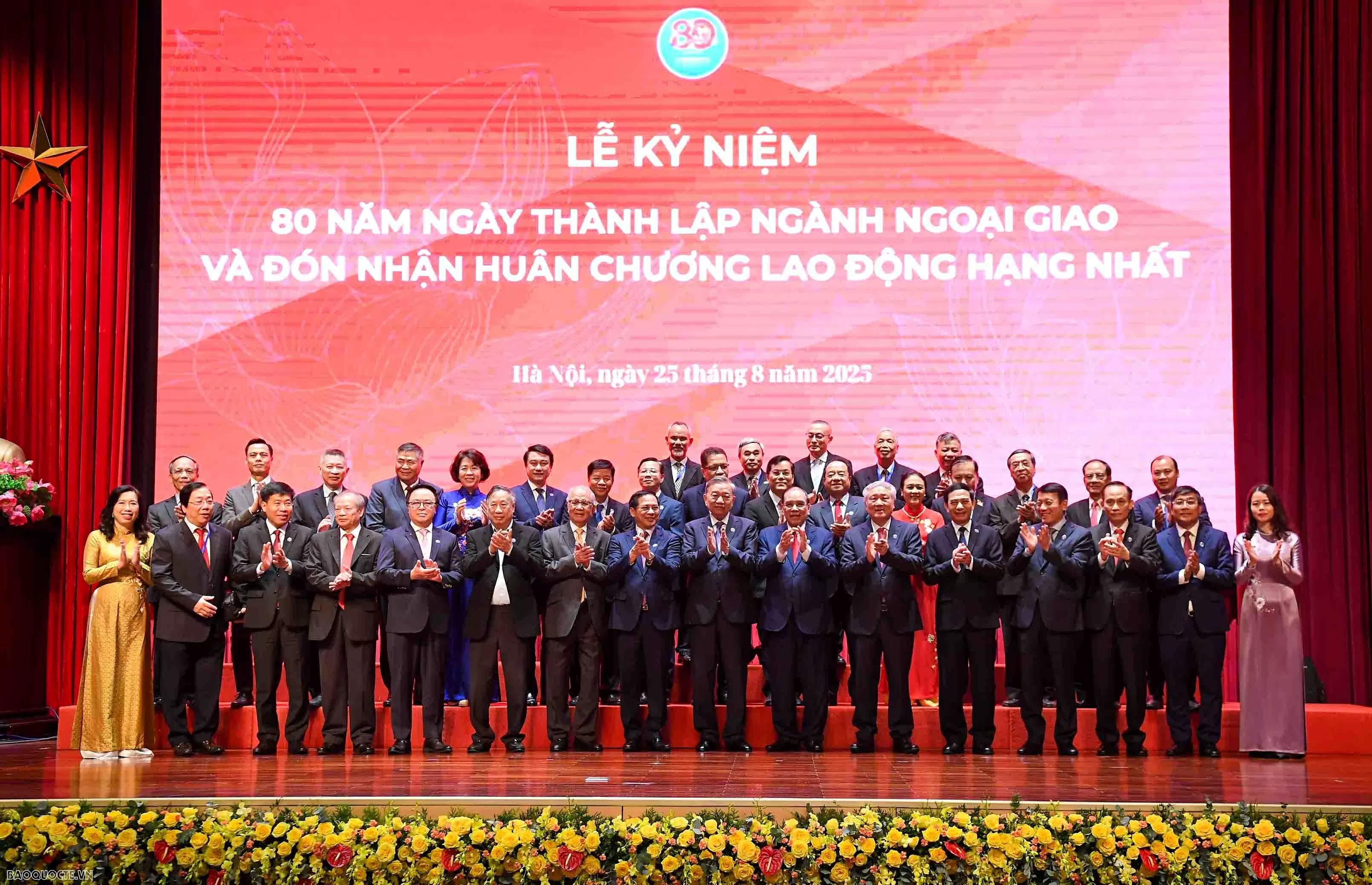 Tổng Bí thư Tô Lâm: Ngoại giao Việt Nam thắp sáng niềm tin về một thế giới hoà bình, hợp tác và phát triển