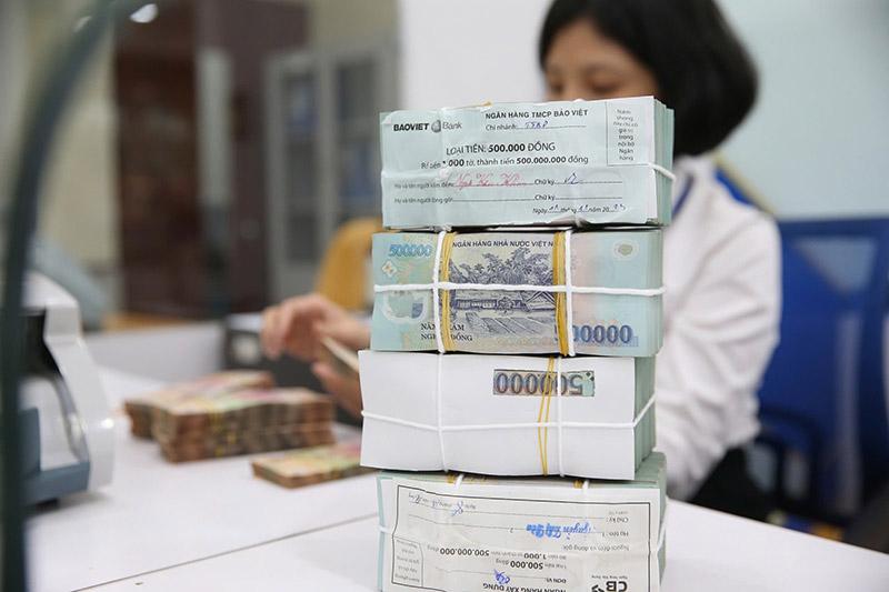 ngan-hang-nha-nuoc-cap-room-tin-dung-nam-2025-nhieu-ngan-hang-can-dich-loi-nhuan