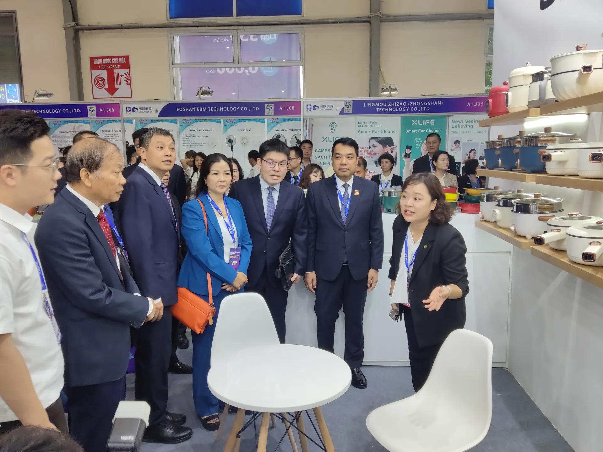 ieae-2025-thu-hut-260-doanh-nghiep-dien-tu-va-thiet-bi-thong-minh