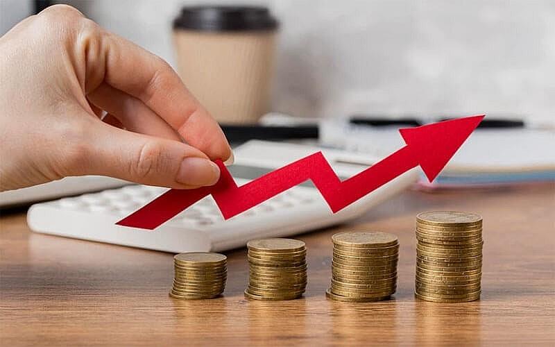 Lãi suất cho vay tiếp đà giảm 0,44%, song có thể đảo chiều tăng năm 2025