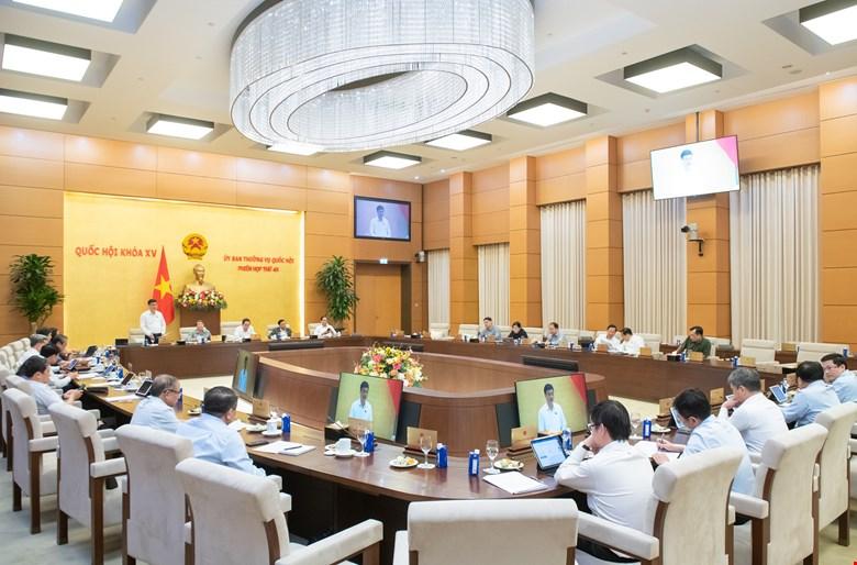Ủy ban Thường vụ Quốc hội xem xét cơ chế đặc biệt phát triển hệ thống đường sắt