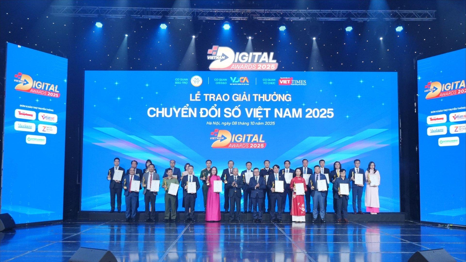 Hơn 50 cơ quan, doanh nghiệp, cá nhân được tôn vinh trong chuyển đổi số
