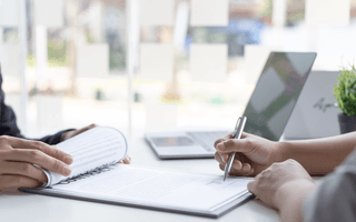 thoa-thuan-tra-luong-phai-ghi-trong-hop-dong-lao-dong