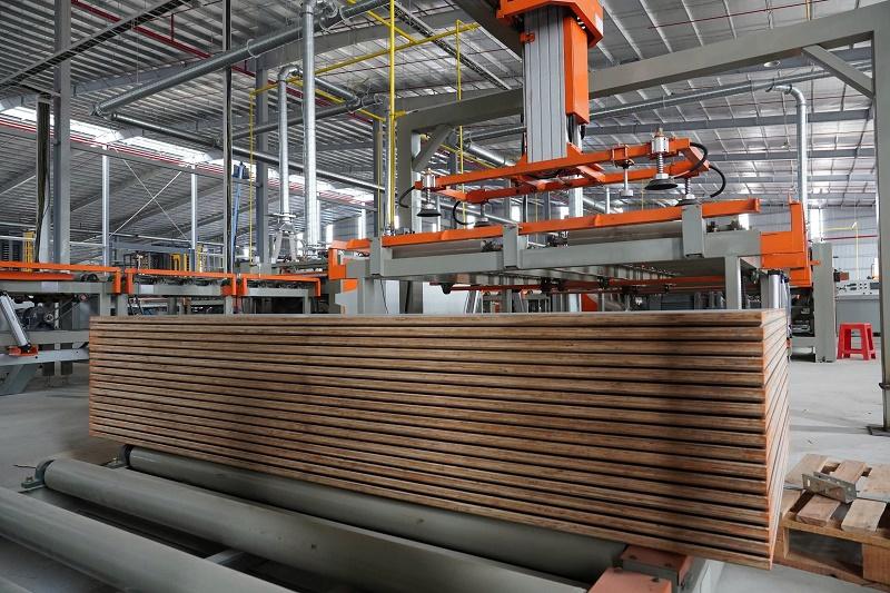 Tỷ phú Trần Đình Long sản xuất thêm ván sàn cao cấp, mở rộng dải sản phẩm