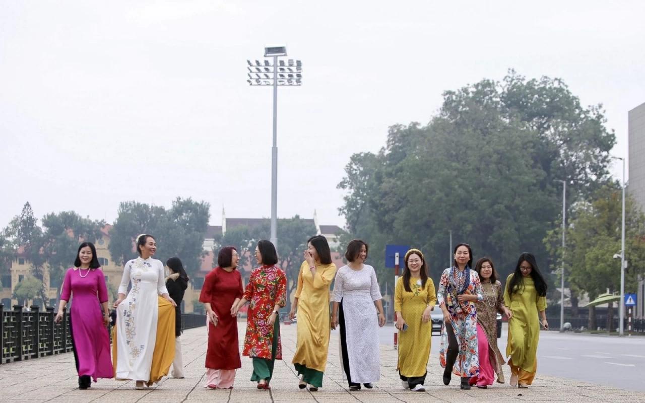 Phụ nữ nên biết 'thiết kế' cuộc sống thông minh hơn trong kỷ nguyên số