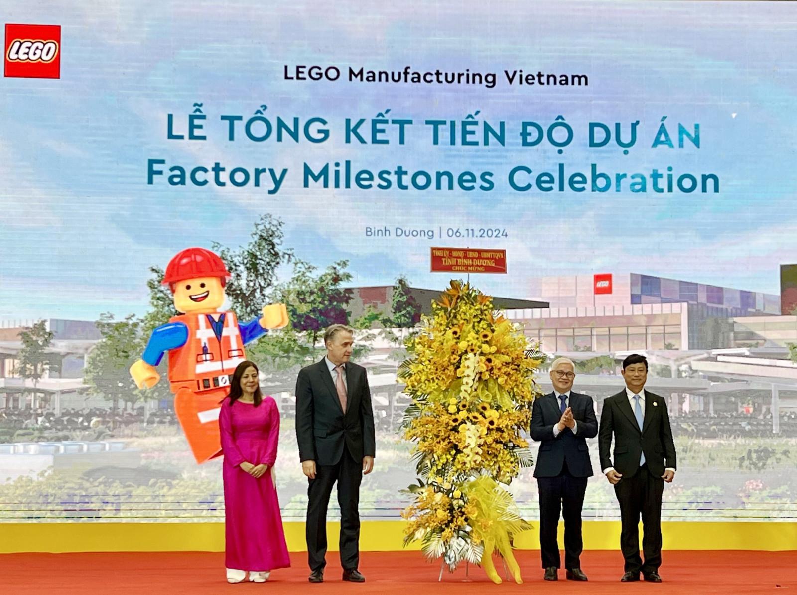 nha-may-hon-1-ty-usd-cua-lego-viet-nam-sap-ve-dich