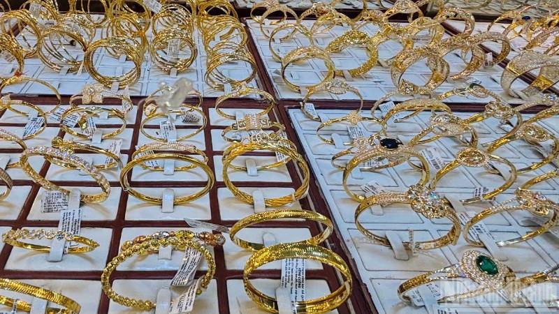 gia-vang-ngay-71-vang-mieng-vang-nhan-tang-phien-thu-3-lien-tiep