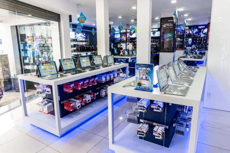 so-gang-hai-ong-lon-chuyen-ban-may-tinh-phong-vu-va-phuc-anh