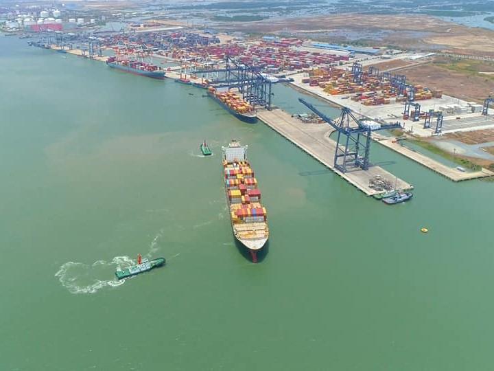 Hãng tàu ngoại rục rịch tăng phụ phí xếp dỡ container tại cảng