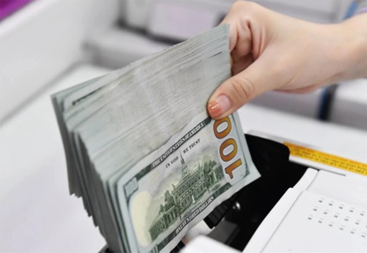 Giá USD ngân hàng lên đỉnh cao mới, vượt 26.300 đồng