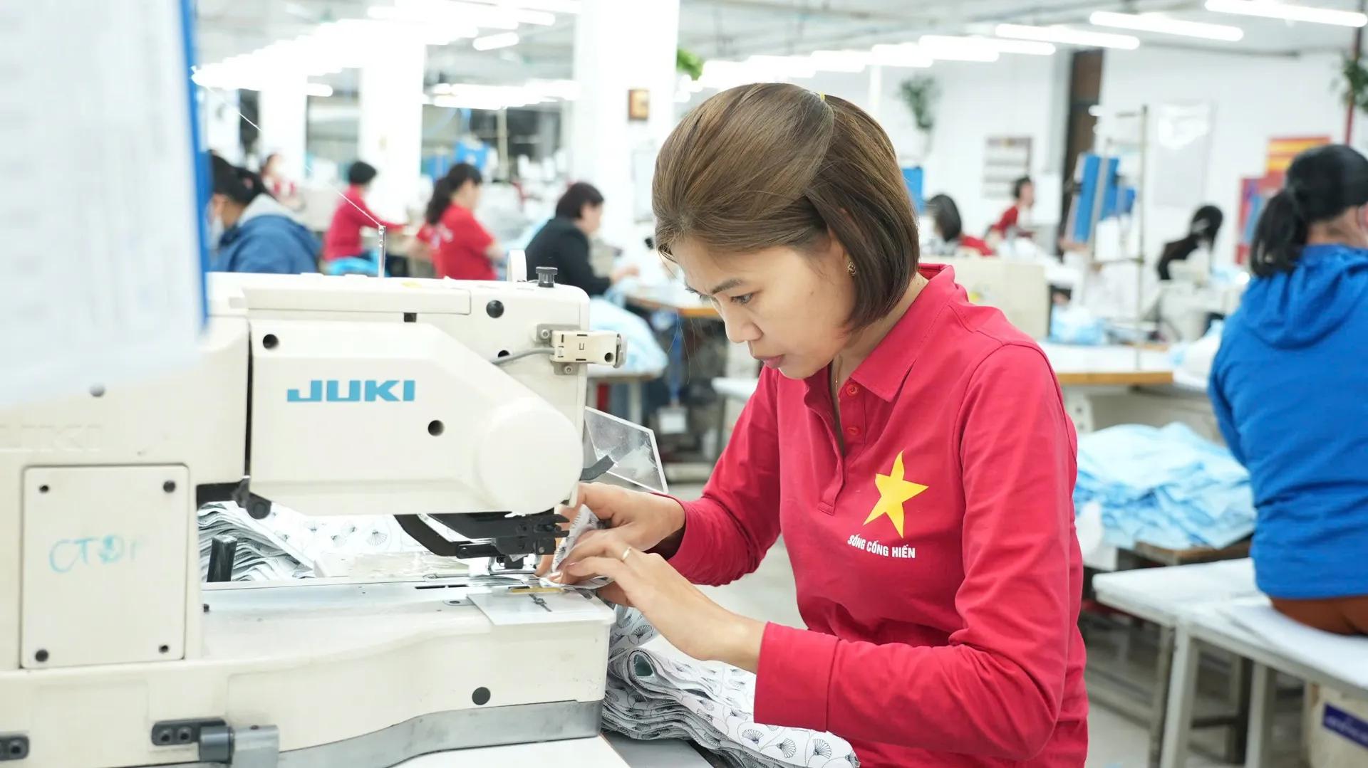 Dệt may Việt Nam phục hồi xuất khẩu ấn tượng nhờ chủ động nguyên liệu