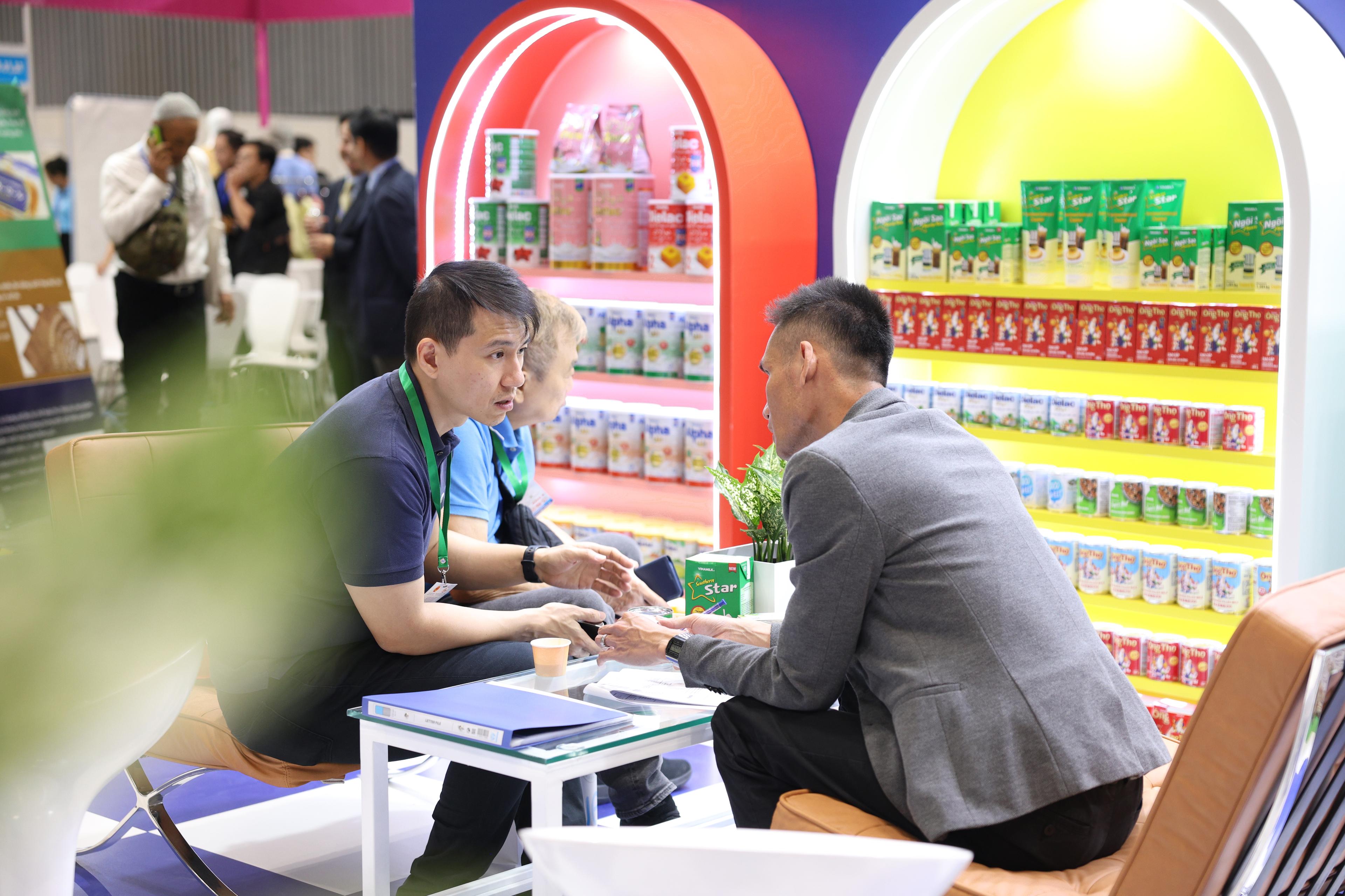 vinamilk-doanh-thu-thi-truong-nuoc-ngoai-tang-157-xuat-khau-tiep-tuc-la-luc-day