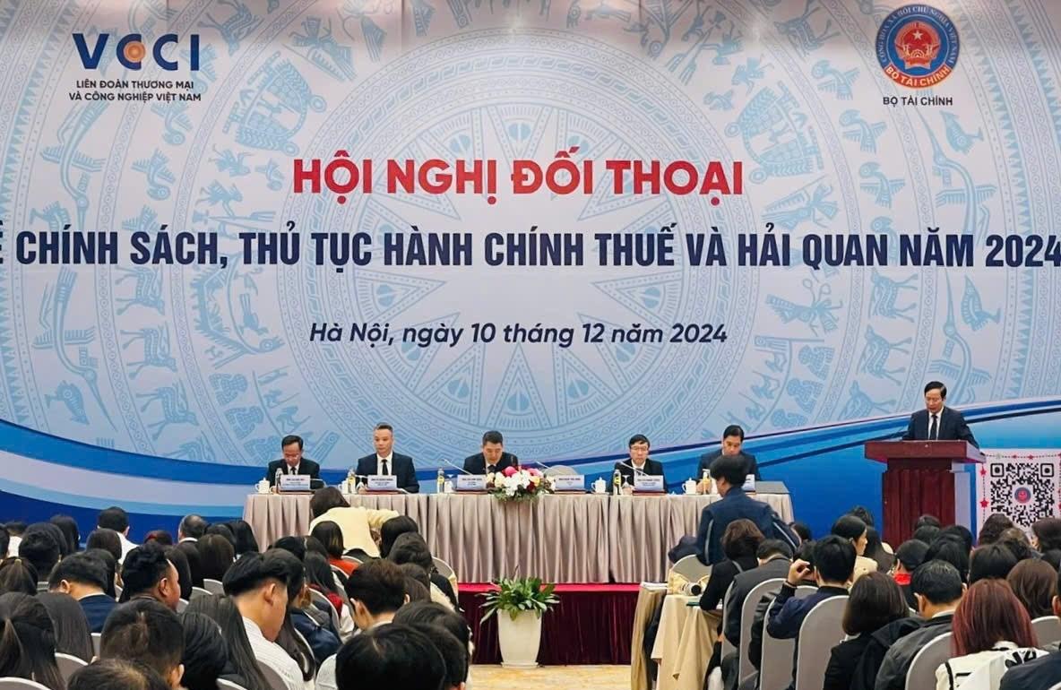 Nhiều vướng mắc liên quan đến lĩnh vực thuế, hải quan được xử lý