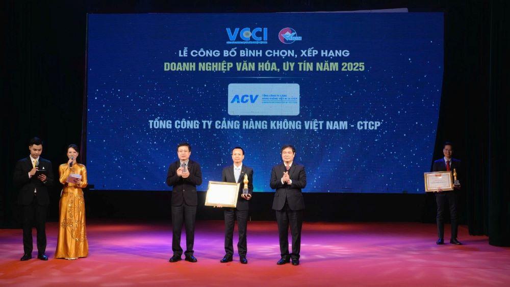 ACV Đươc Vinh danh Top 20 Doanh nghiệp Văn hóa, Uy tín năm 2025