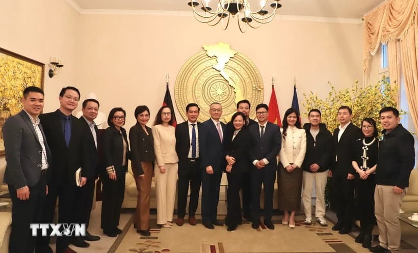 hoi-doanh-nghiep-tre-viet-nam-tai-chau-au-voi-khat-vong-lien-ket-suc-manh