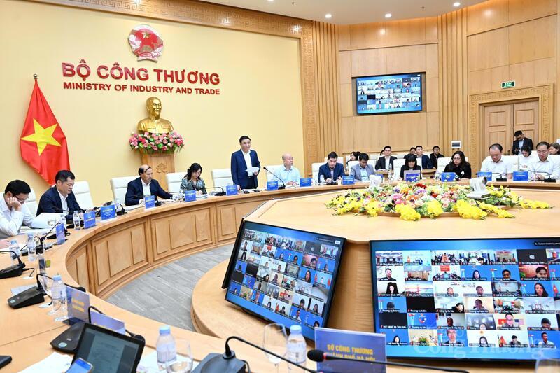 Điều hành xuất khẩu linh hoạt, giao 'KPI thị trường' cho các thương vụ