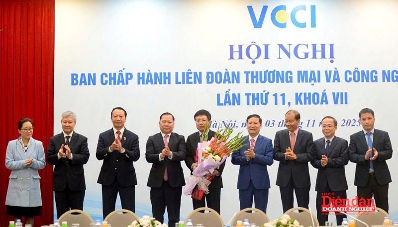 PGS TS Hồ Sỹ Hùng được bầu giữ chức Chủ tịch VCCI nhiệm kỳ 2021-2026
