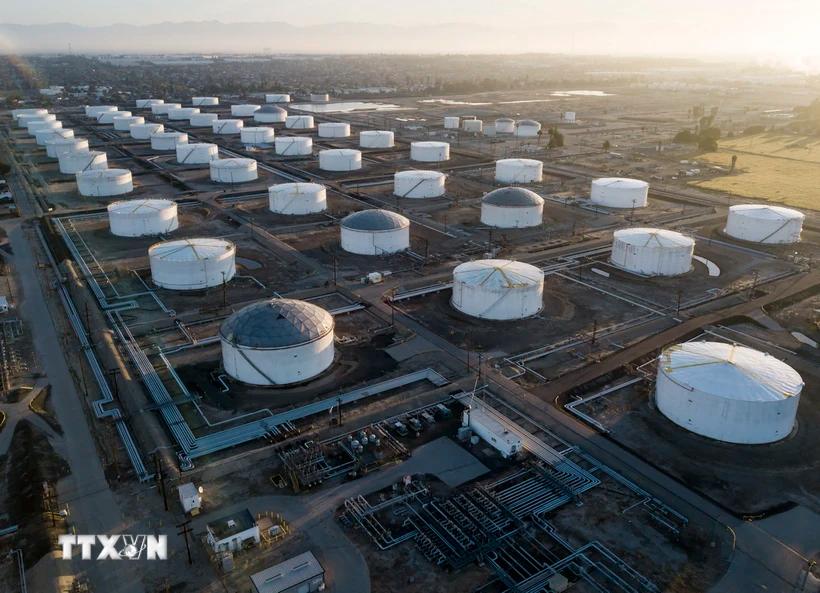 OPEC tiếp tục hạ dự báo nhu cầu dầu thế giới