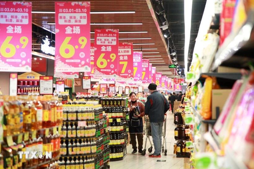 Trung Quốc nỗ lực kích cầu kinh tế giữa cơn bão thuế quan Mỹ