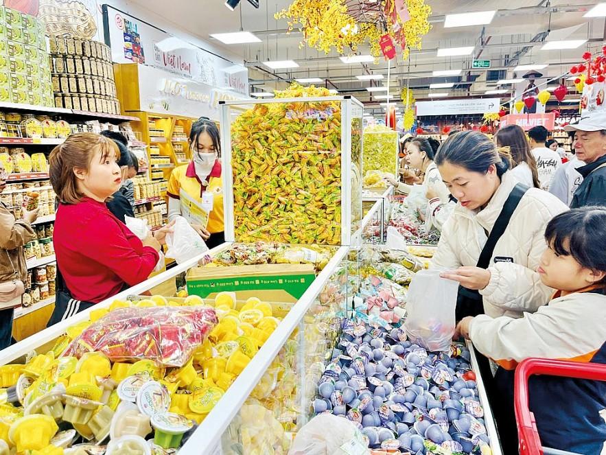 Chính sách tài khóa, tiền tệ hỗ trợ kích cầu, bình ổn giá