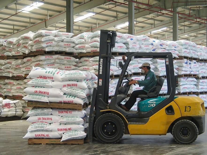 Lợi thế tồn kho giá thấp giữa biến động Trung Đông