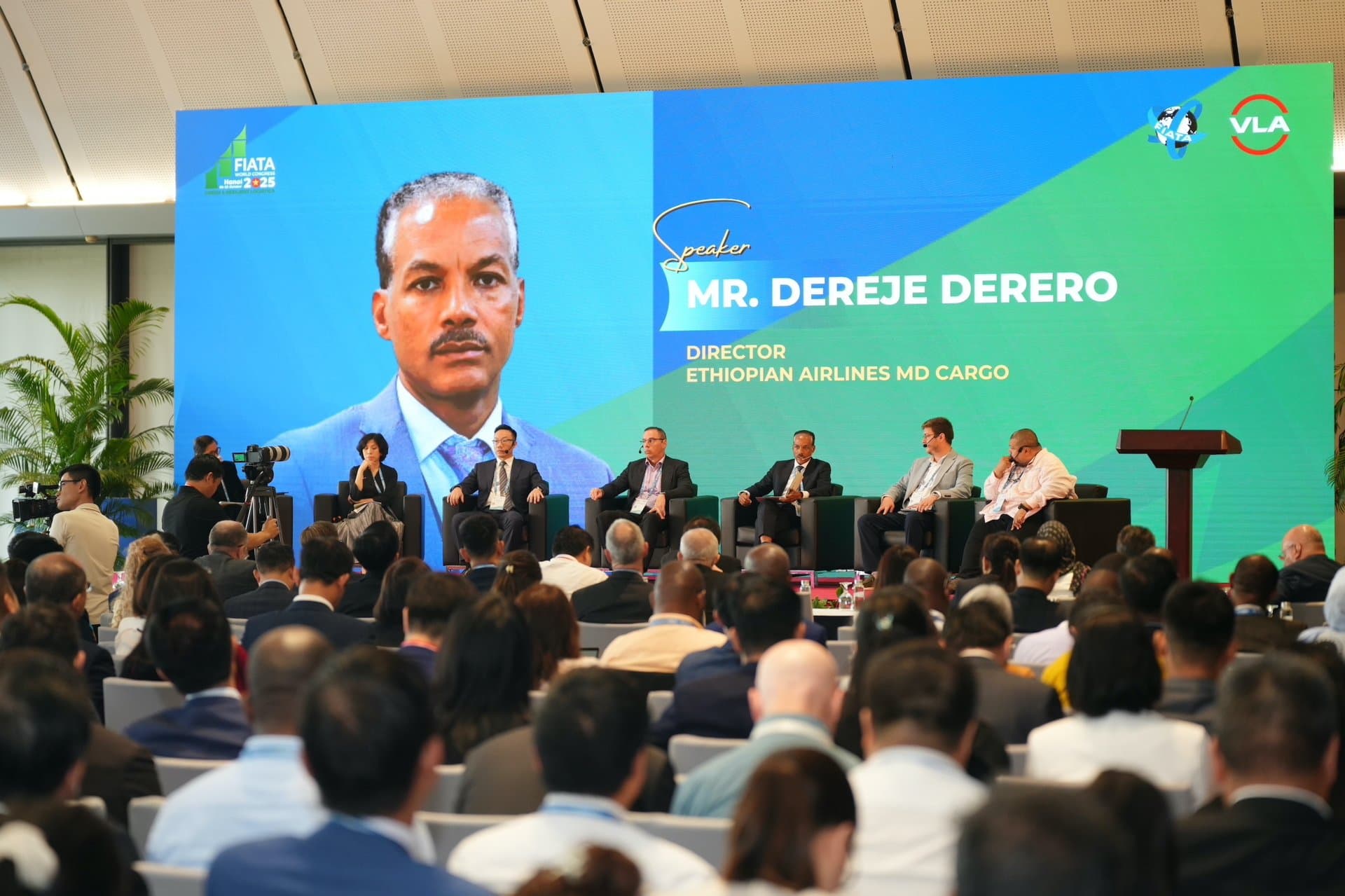 thuong-mai-dien-tu-xuyen-bien-gioi-canh-tranh-tu-chi-phi-ha-tang-den-cong-nghe