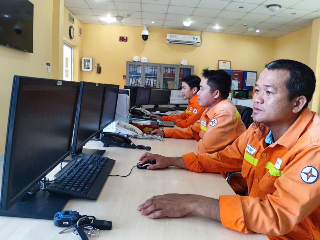 nhieu-sang-kien-ky-thuat-tu-thuc-te-quan-ly-van-hanh-luoi-truyen-tai-dien