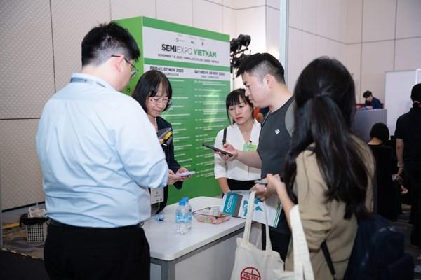 ket-noi-nhan-tai-trong-linh-vuc-cong-nghiep-ban-dan