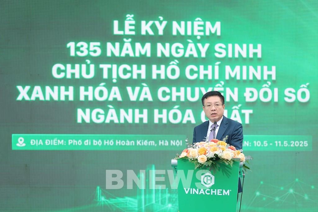Xanh hóa-chuyển đổi số ngành hóa chất: Ra mắt sàn thương mại điện tử VinachemMart