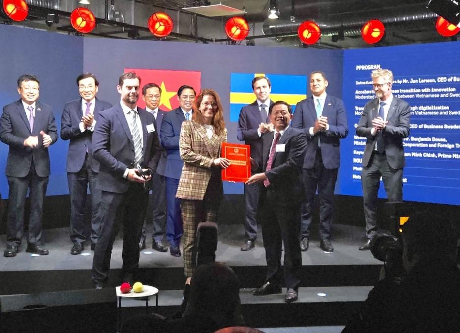 Bình Định trao giấy chứng nhận đăng ký đầu cho dự án vốn FDI 1 tỷ USD
