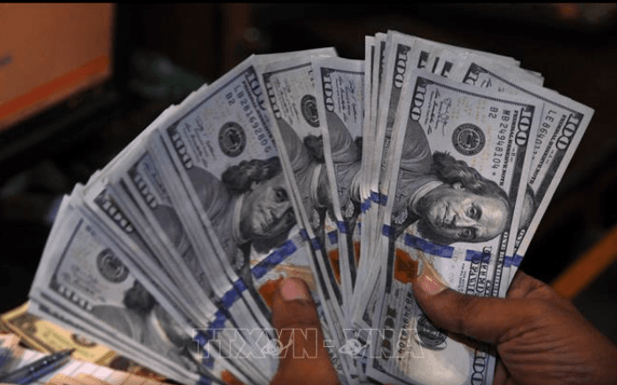 my-de-xuat-ap-tran-lai-suat-the-tin-dung-dan-toi-lan-song-ban-thao-co-phieu-ngan-hang