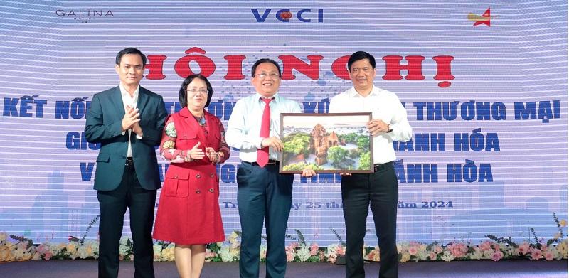 Gần 100 doanh nghiệp Khánh Hòa và Thanh Hóa kết nối giao thương, xúc tiến thương mại