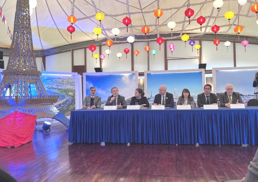 Pháp cam kết hỗ trợ Việt Nam giảm phát thải trong lĩnh vực đường sắt