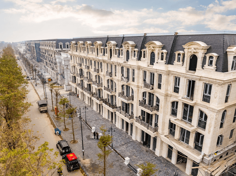 sunshine-group-tao-dot-pha-trong-giai-doan-tai-cau-truc