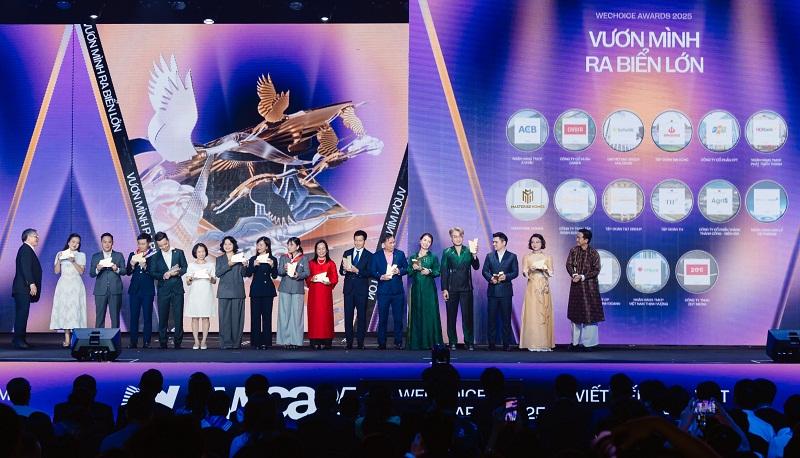 masterise-homes-vuon-minh-ra-bien-lon-tai-wechoice-awards-2025-cau-chuyen-tai-dinh-hinh-chat-luong-khong-gian-song-cua-nguoi-viet