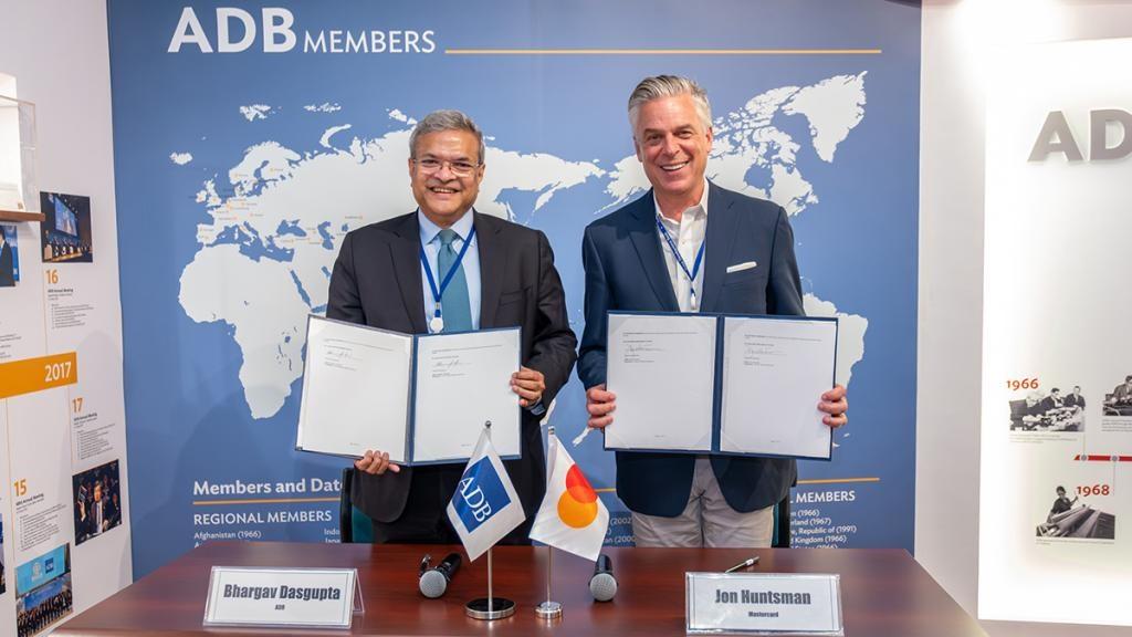 adb-va-mastercard-hop-tac-ho-tro-doanh-nghiep-vua-va-nho