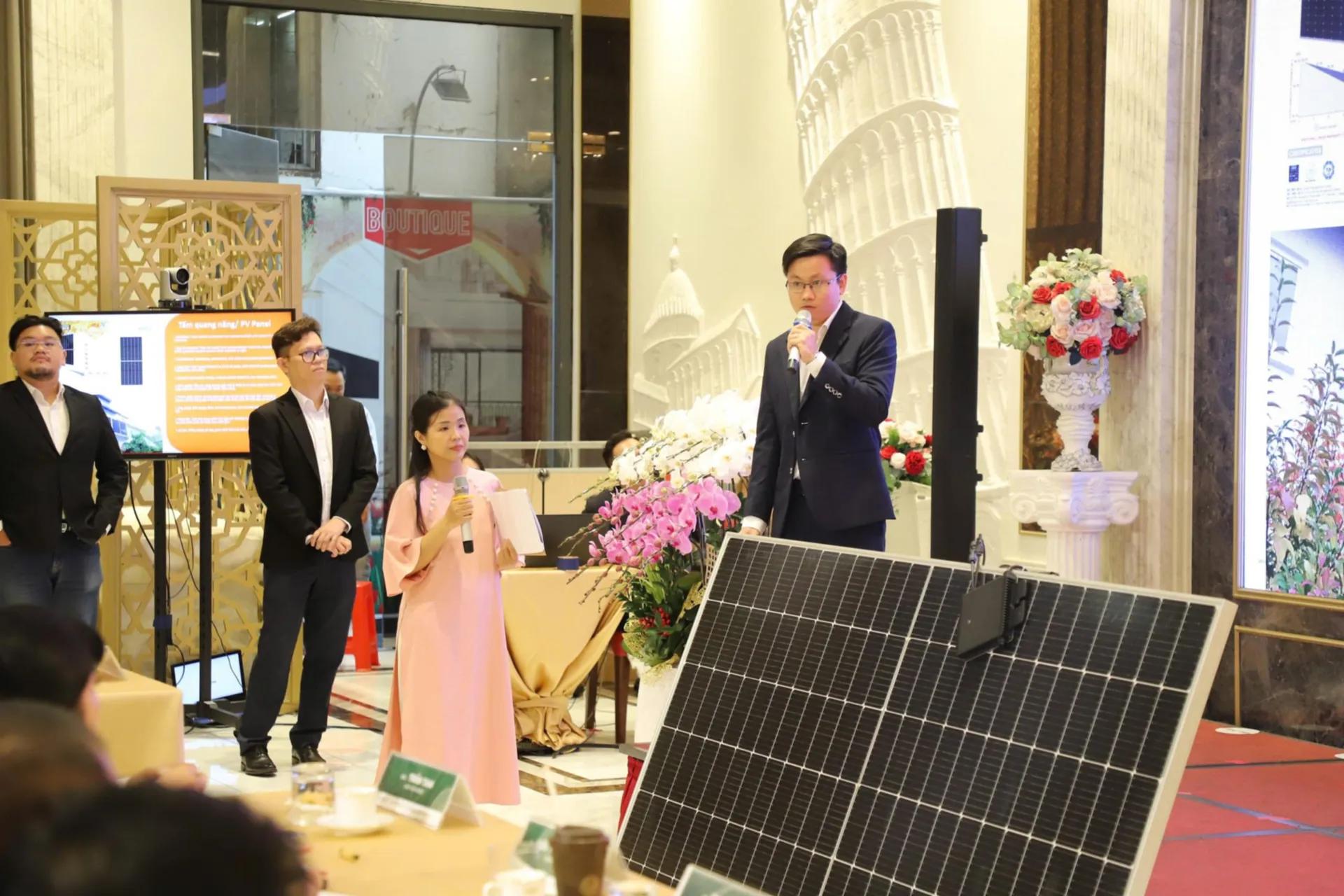 Điện mặt trời ban công: Giải pháp mới giảm áp lực thiếu điện đô thị