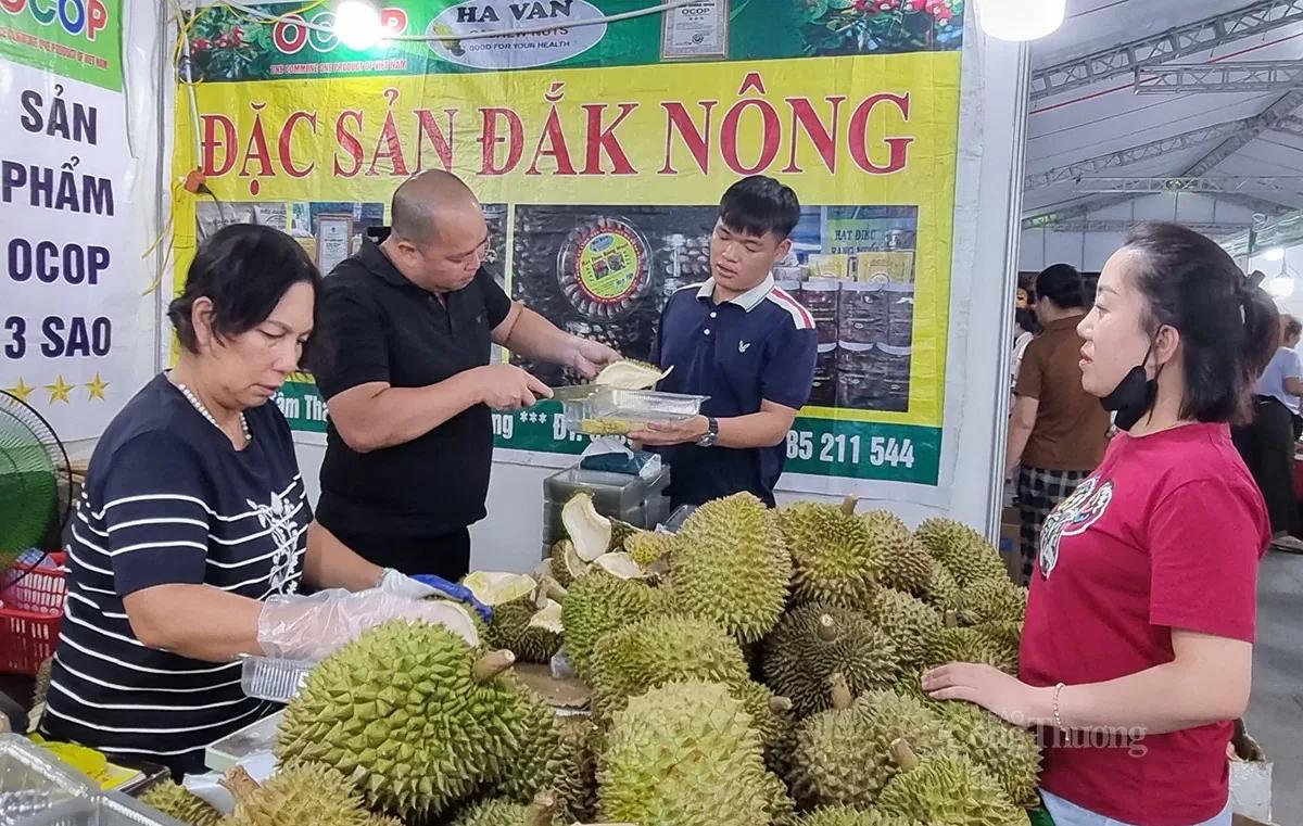 ha-noi-khai-mac-tuan-hang-trai-cay-nong-san-cac-tinh-thanh-pho-nam-2024