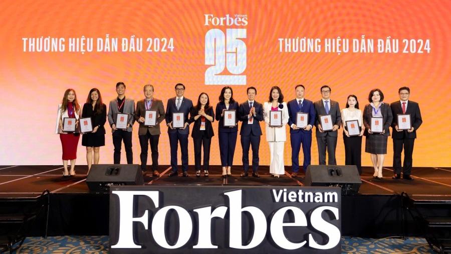 evnfinance-lot-top-25-thuong-hieu-dan-dau-do-forbes-binh-chon